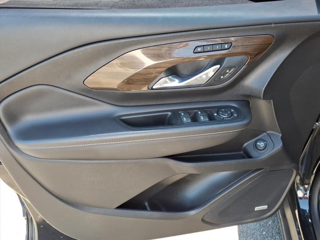 Used 2020 GMC Terrain Denali w/ Denali Premium Package FWD image 24