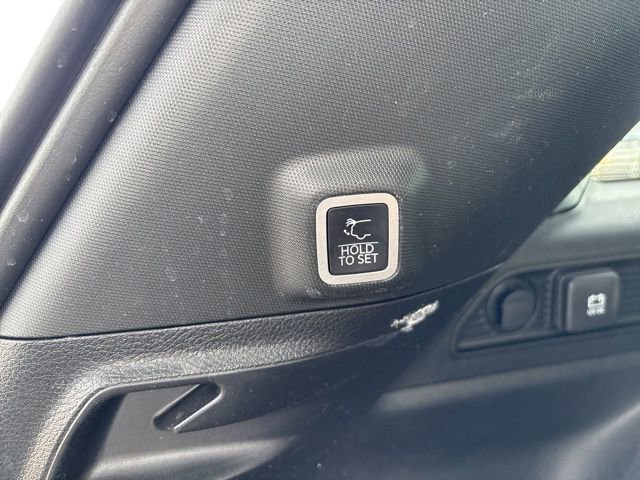 Used 2025 Jeep Grand Cherokee Laredo X w/ Luxury Tech Group I image 25