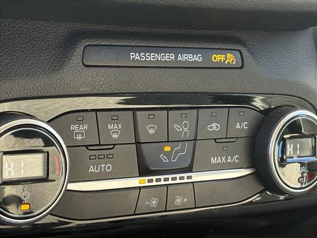 Used 2021 Ford Escape SE w/ SE Sport Appearance Package image 12