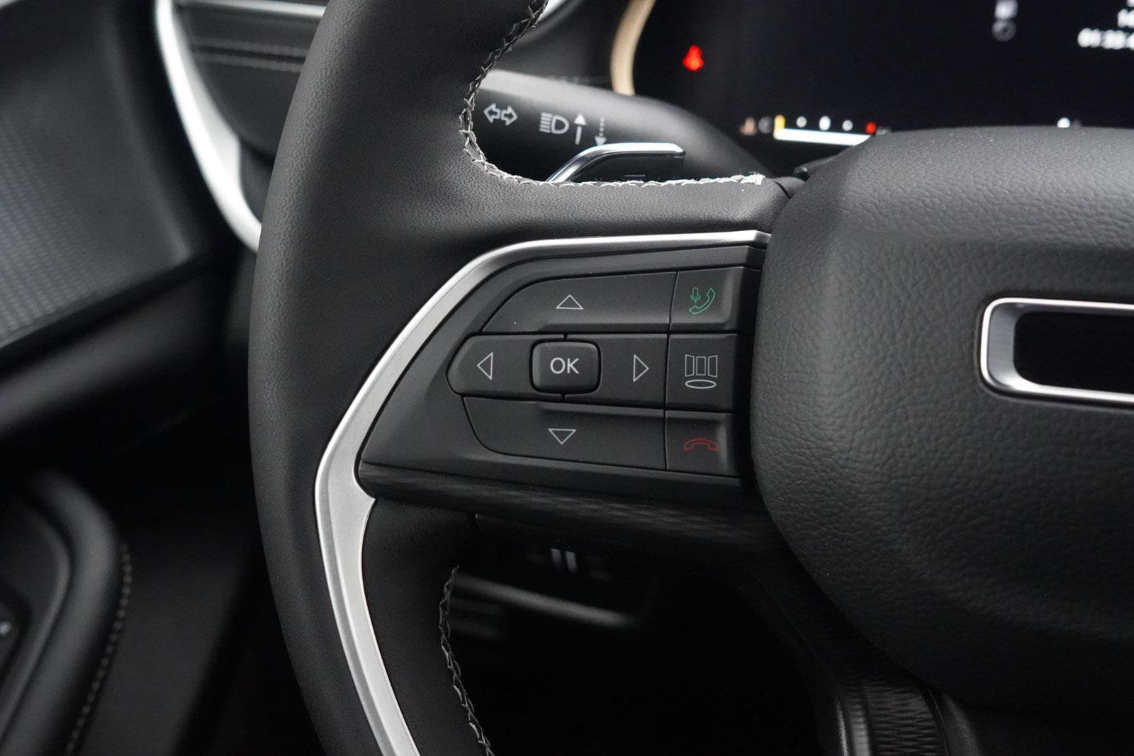 New 2025 Jeep Grand Cherokee L Altitude image 37