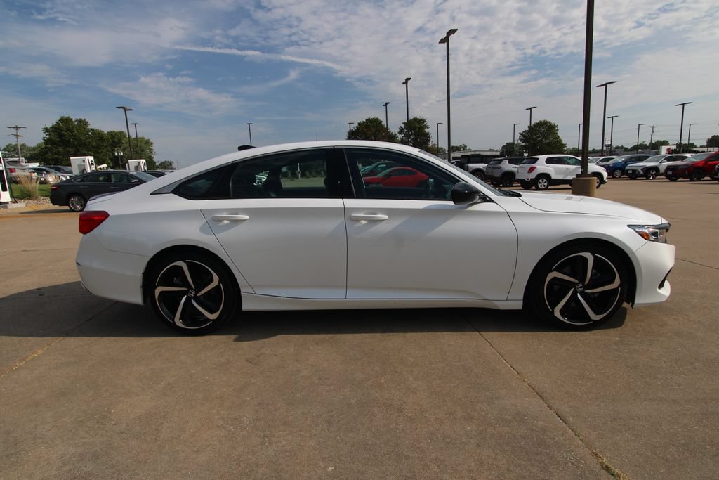 Used 2022 Honda Accord Sport image 4