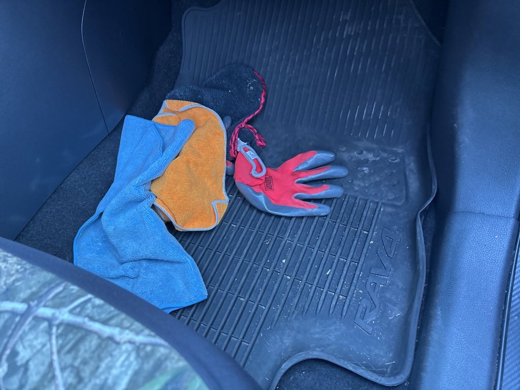 Used 2021 Toyota RAV4 XLE w/ Convenience Package image 21