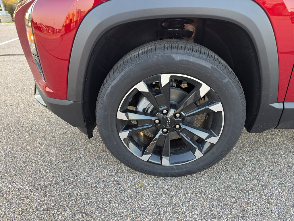 New 2027 Chevrolet Equinox RS w/ Safety and Technology Package FWD image 8