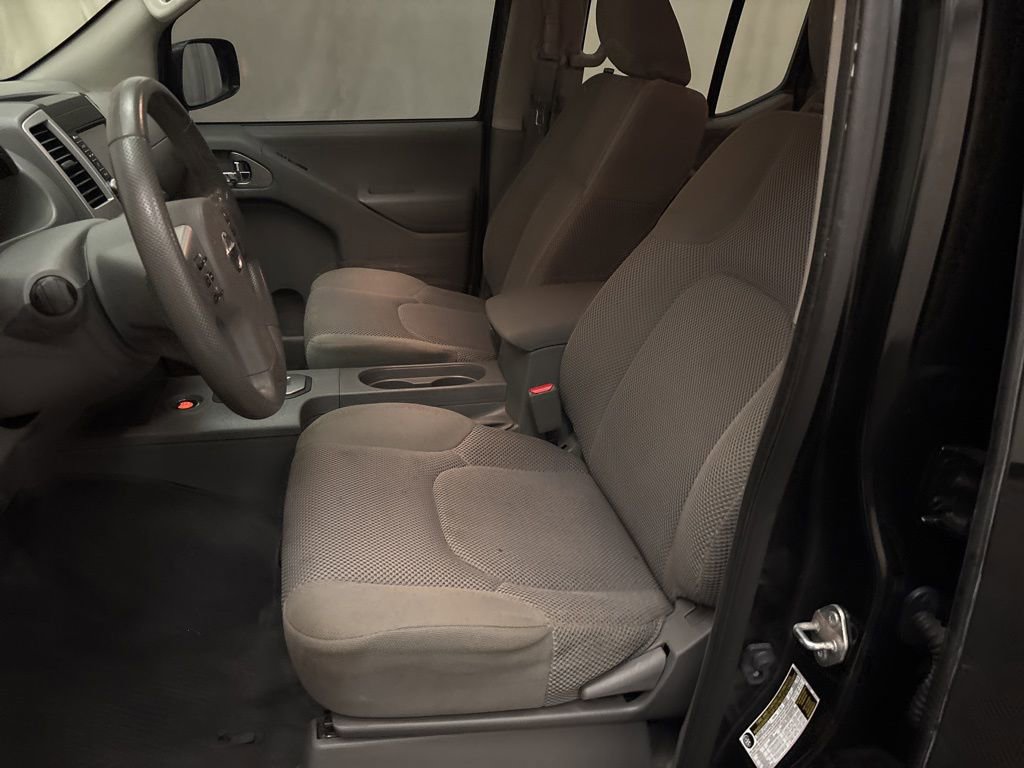 Used 2020 Nissan Frontier SV image 12