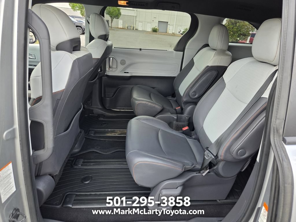 Used 2021 Toyota Sienna XSE w/ XSE Plus Package FWD image 10