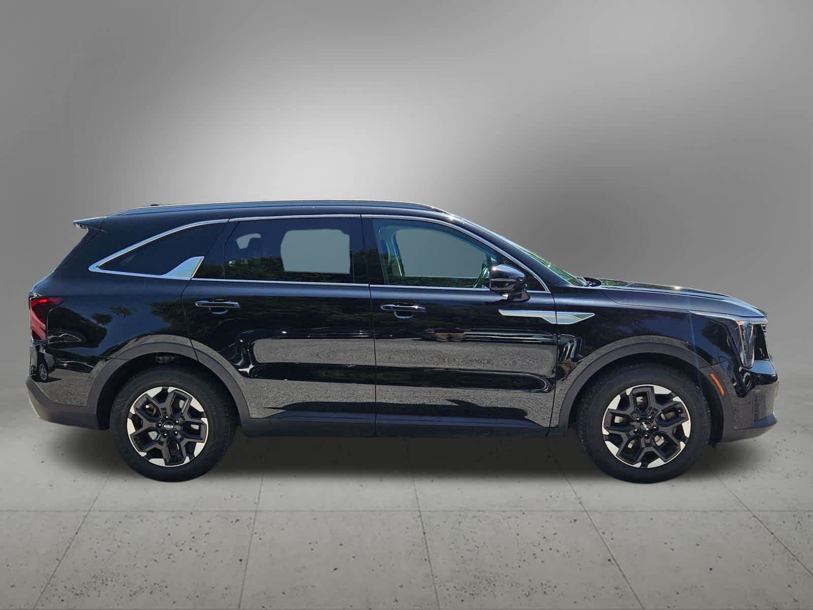Certified 2024 Kia Sorento S FWD image 7