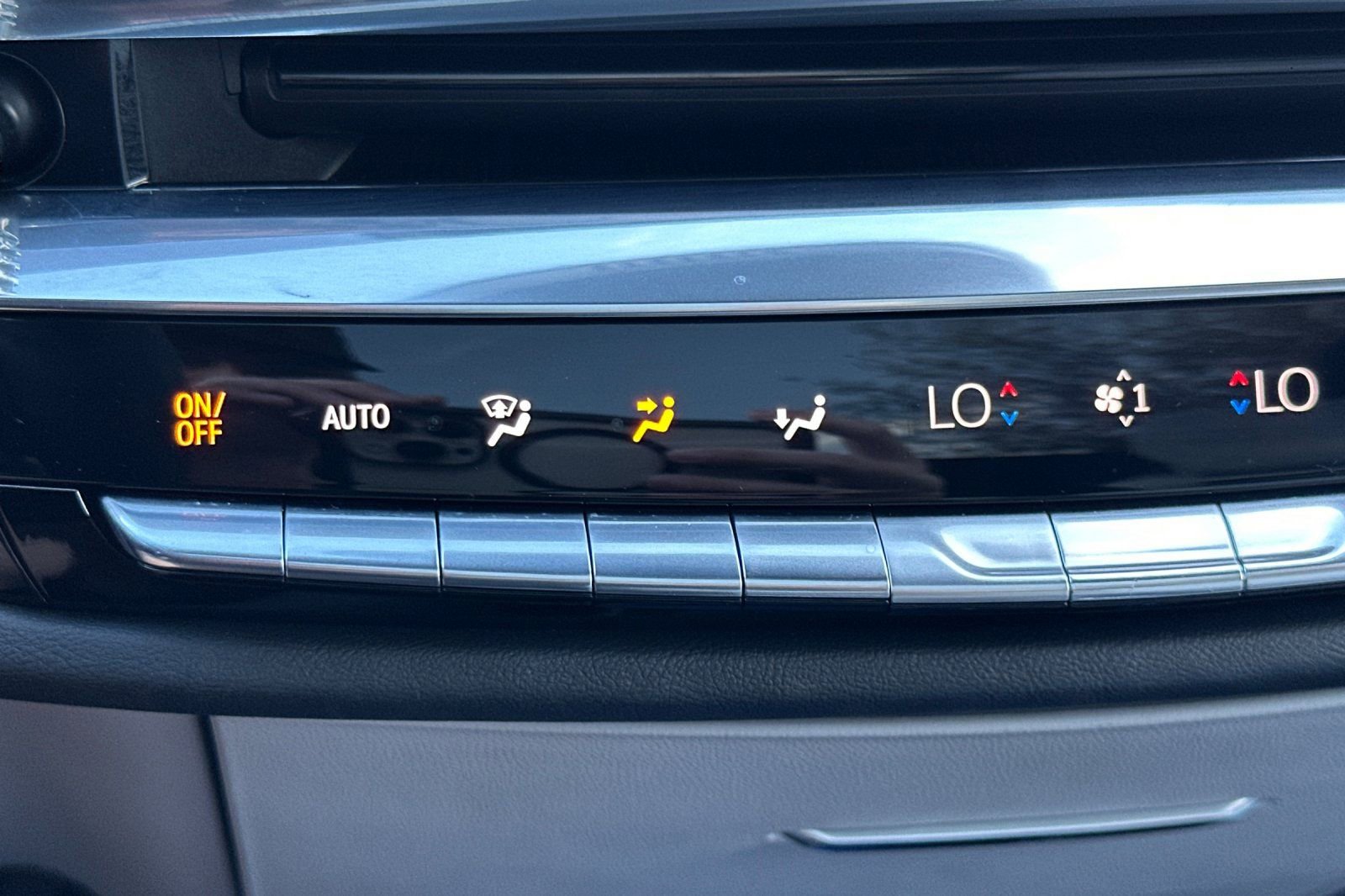 Certified 2024 Cadillac Lyriq Luxury image 29