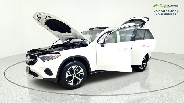Used 2025 Mercedes-Benz GLC 350e 4MATIC image 15