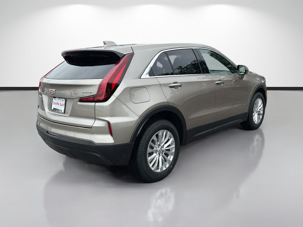 Used 2024 Cadillac XT4 Luxury FWD image 3