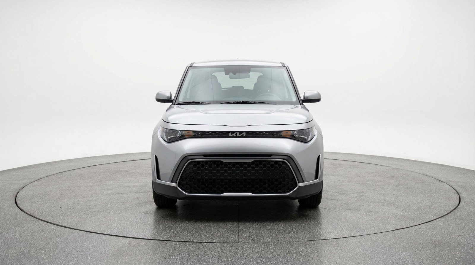 Used 2025 Kia Soul LX w/ LX Technology Package image 2