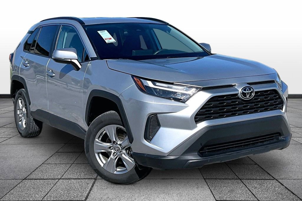 Used 2024 Toyota RAV4 XLE FWD image 2
