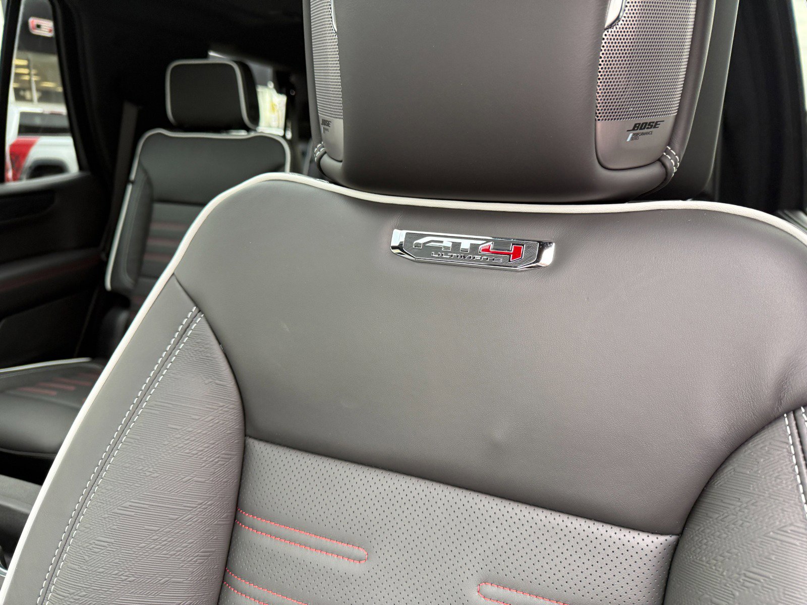 New 2026 GMC Yukon AT4 Ultimate w/ LPO, Illumination Package image 15