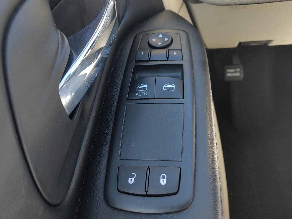 Used 2015 Dodge Grand Caravan American Value Package image 27