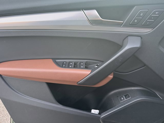 Certified 2025 Audi Q5 2.0T Premium w/ Convenience Plus Package image 25