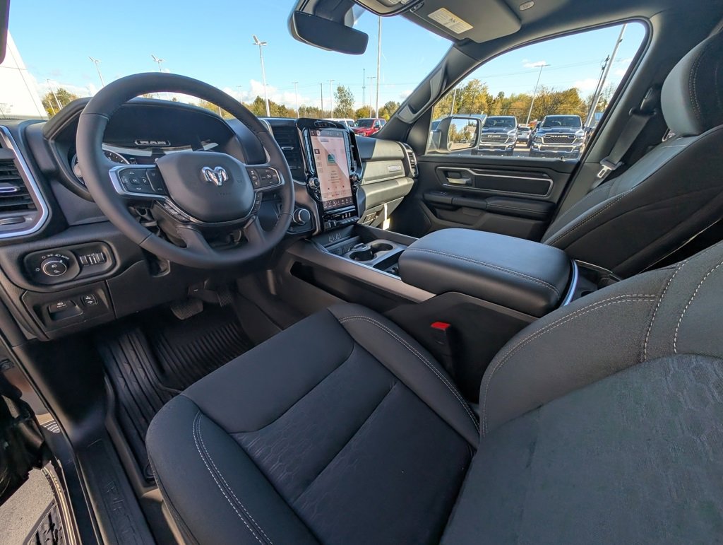 New 2026 RAM 1500 4x4 Crew Cab image 2