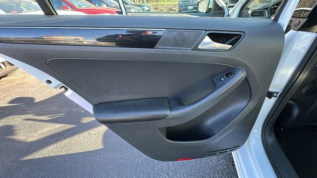 Used 2017 Volkswagen Jetta SEL image 34