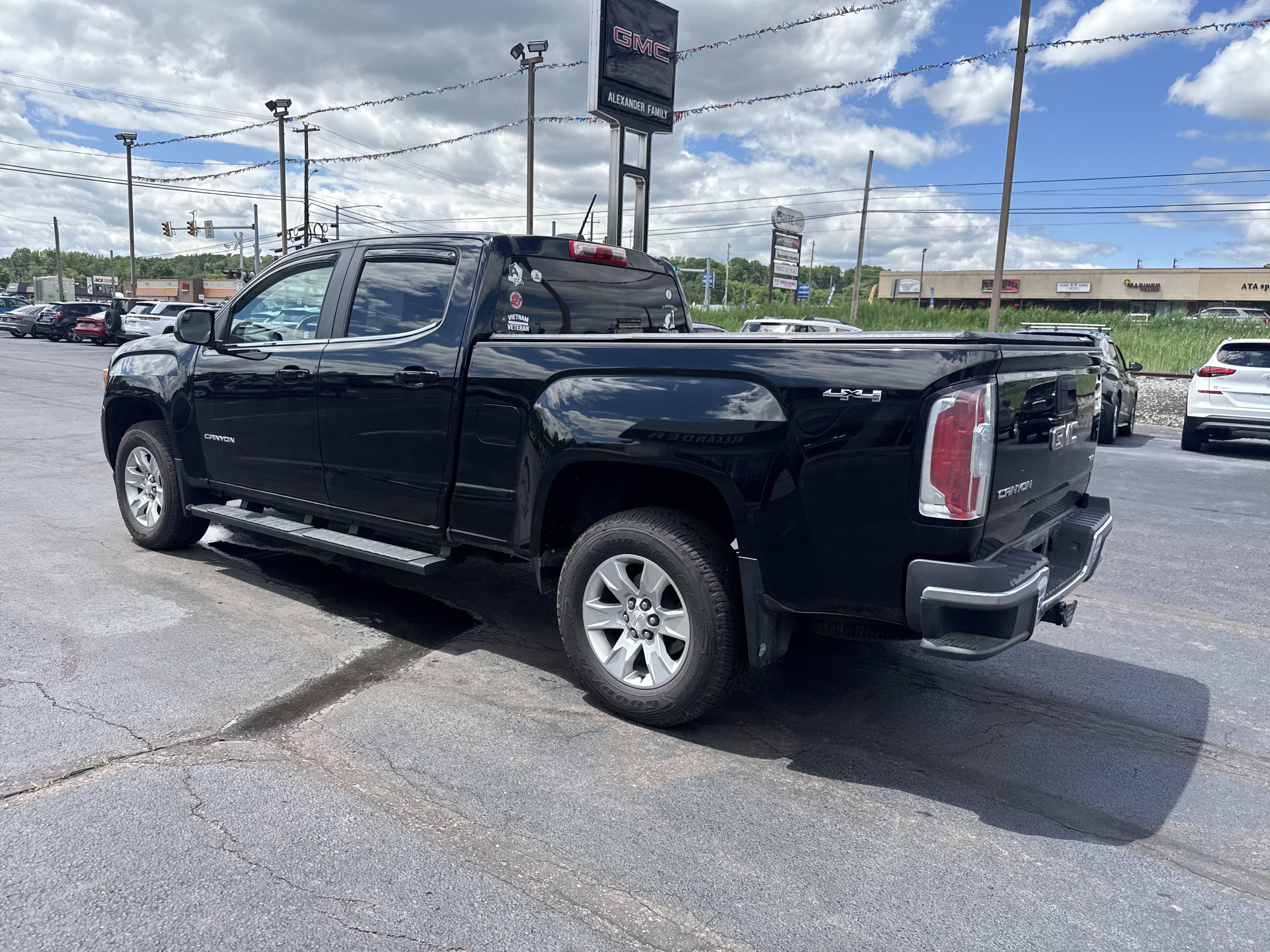 Used 2015 GMC Canyon SLE w/ SLE Convenience Package AWD/4WD image 6