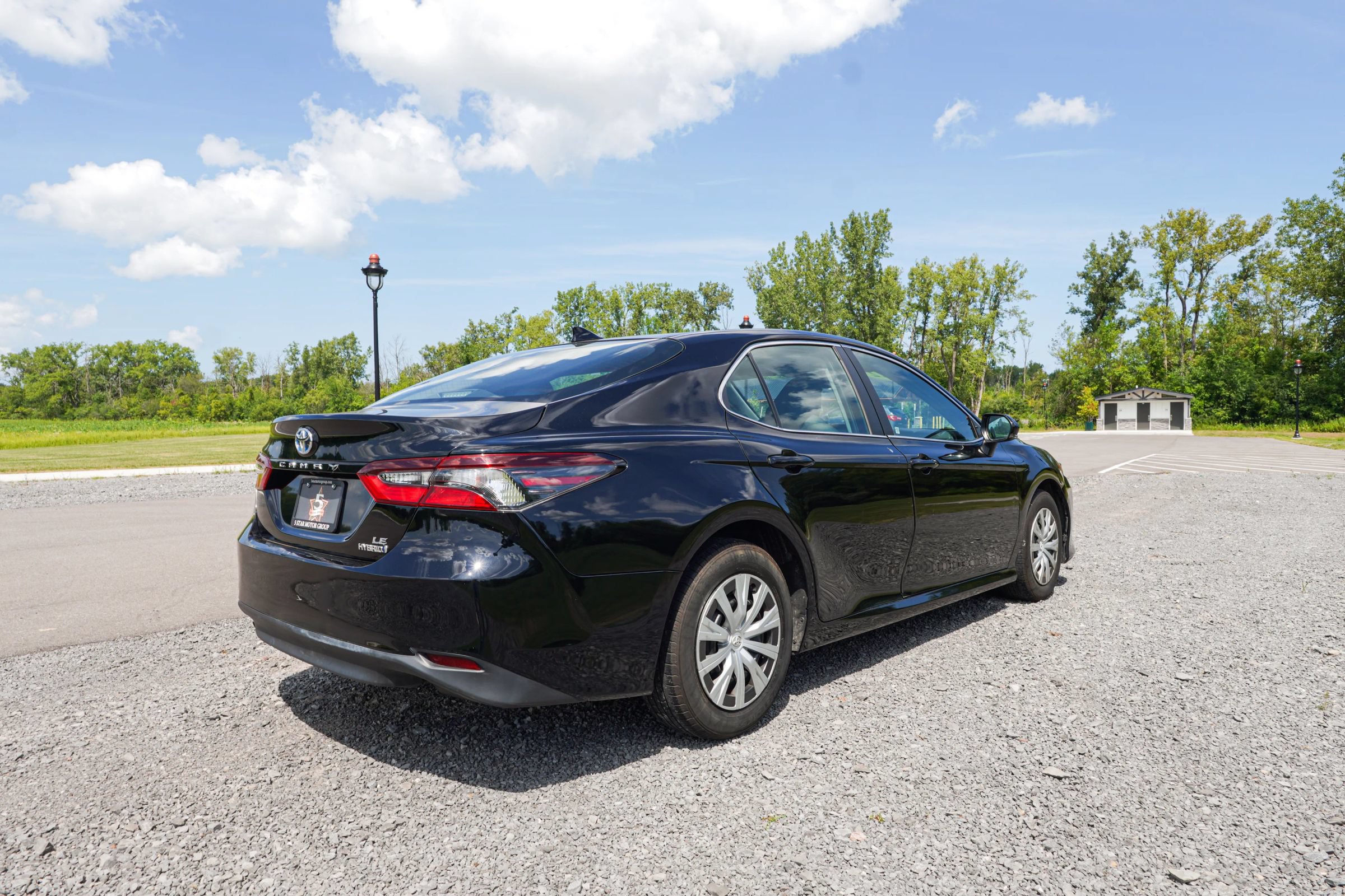 Used 2022 Toyota Camry LE FWD image 7