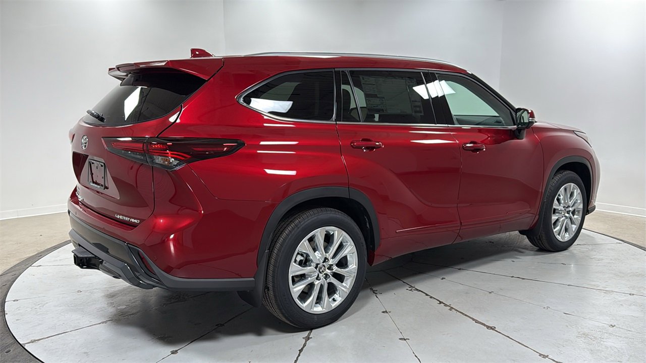 New 2026 Toyota Highlander Limited image 5