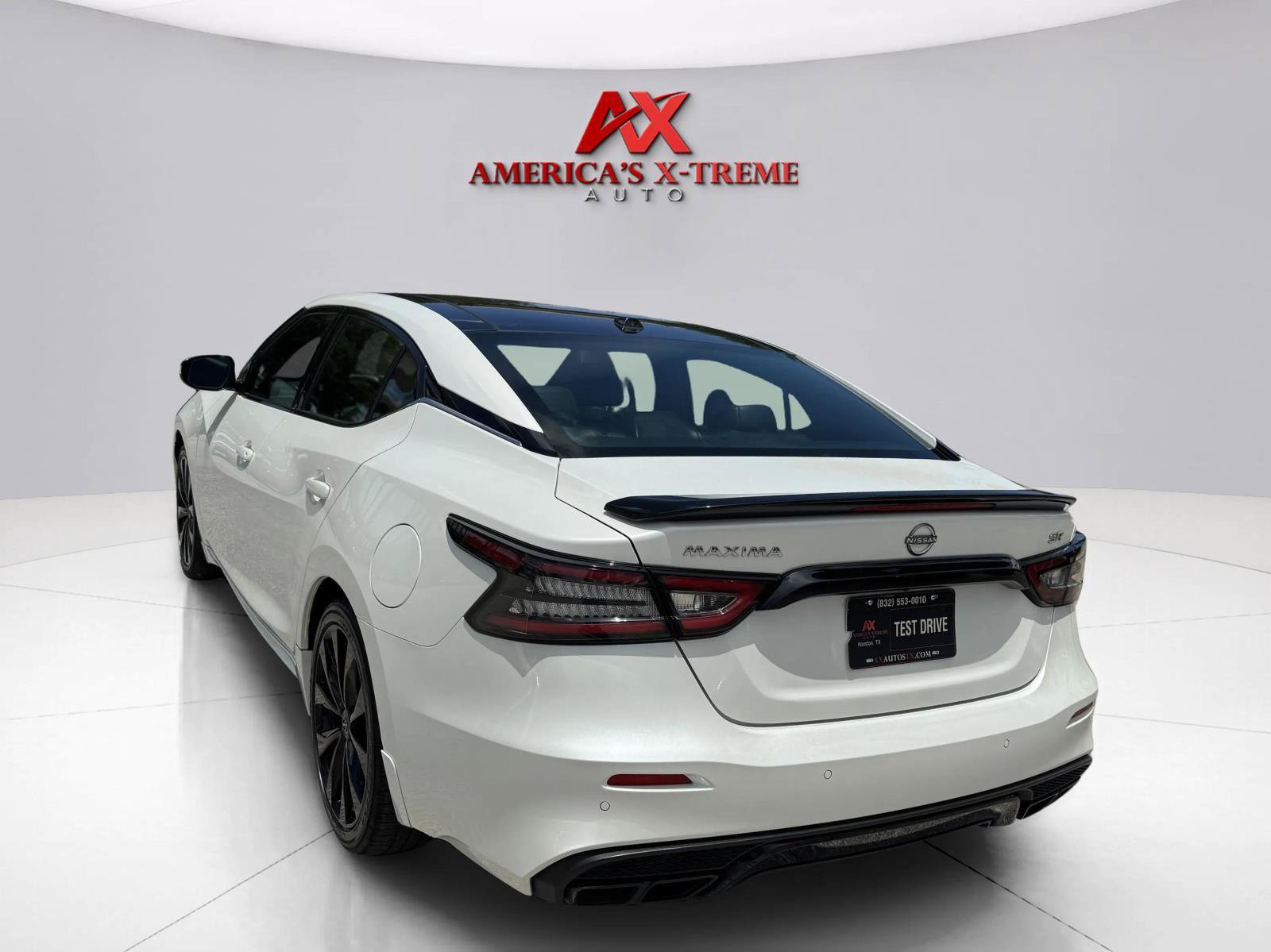 Used 2023 Nissan Maxima SR w/ Sport Mat Group FWD image 4