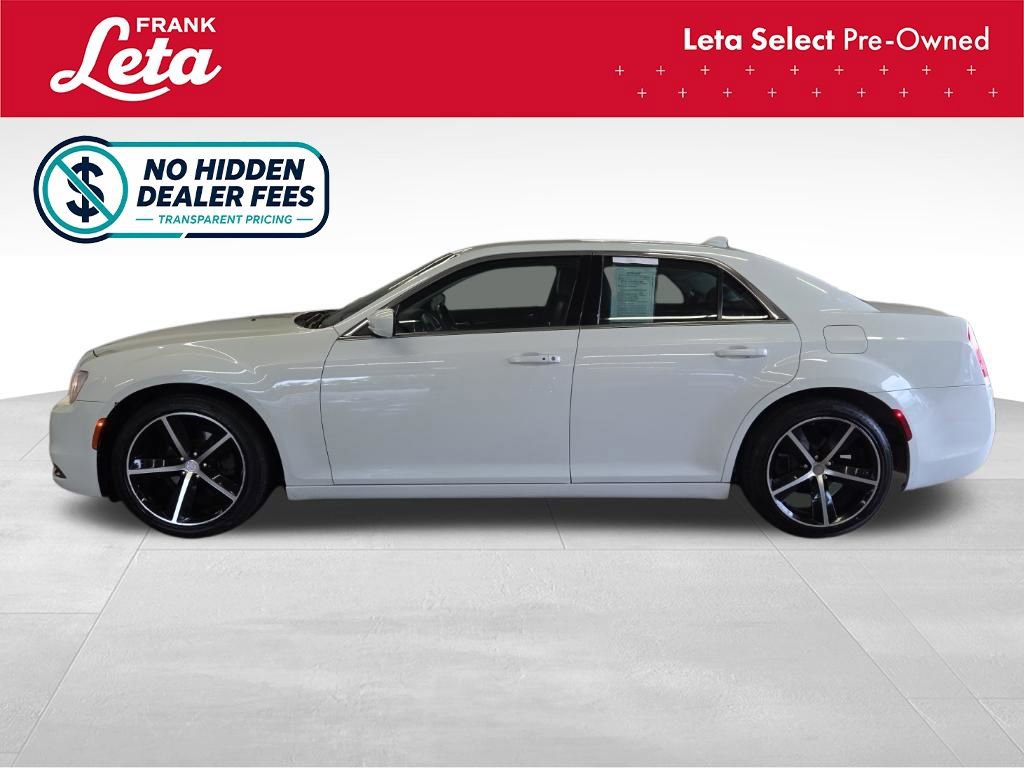Used 2019 Chrysler 300 Touring w/ Quick Order Package 2EF RWD image 3