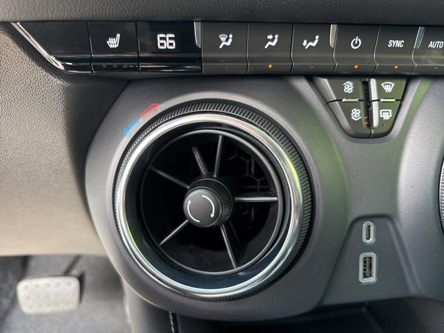 Used 2025 Chevrolet Blazer LT AWD/4WD image 19