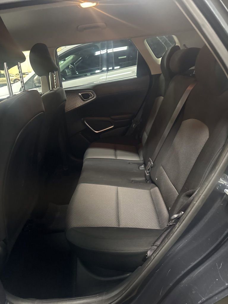 Used 2020 Kia Soul LX image 6