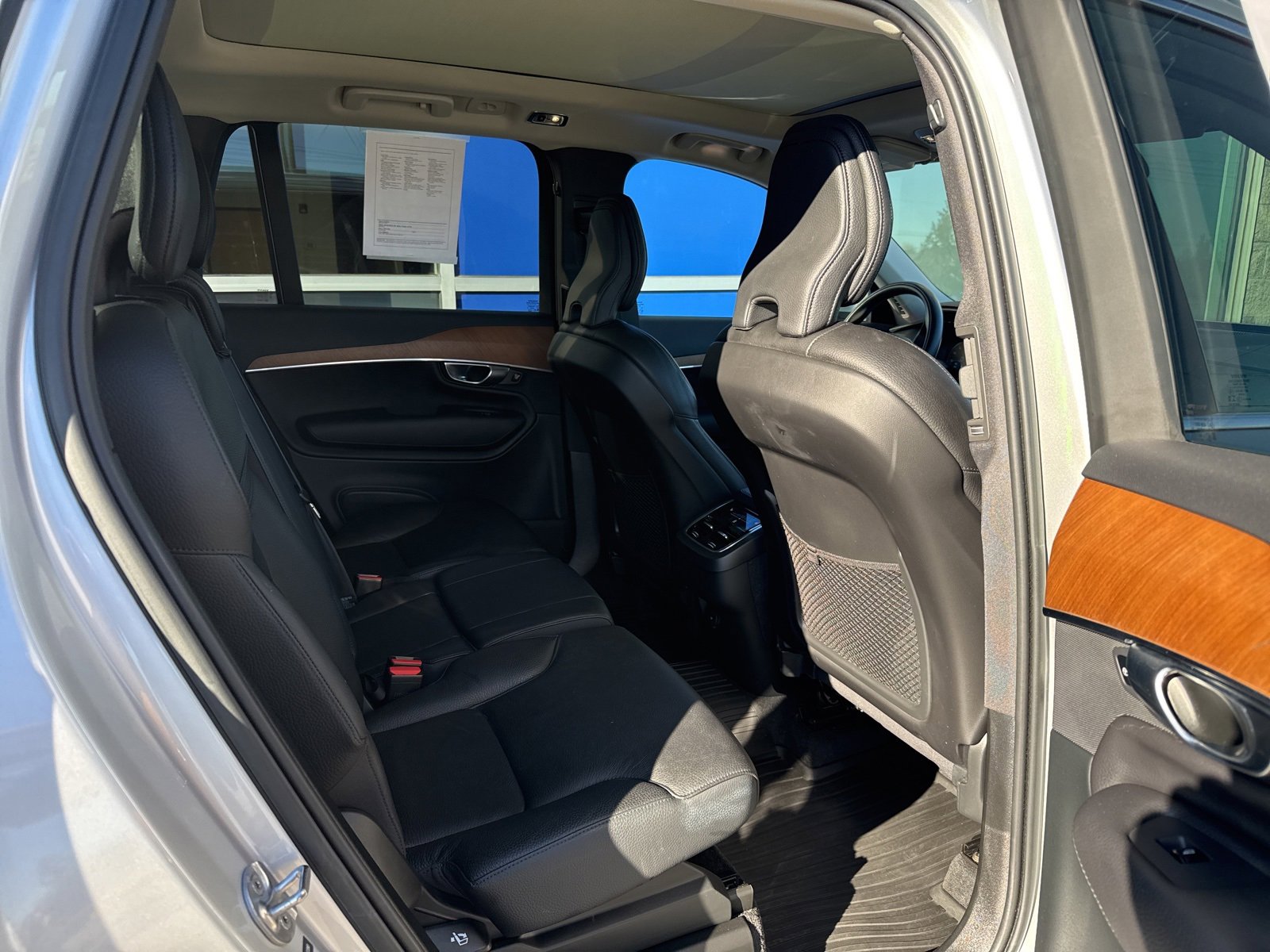 Used 2022 Volvo XC90 T6 Momentum w/ Advanced Package image 10