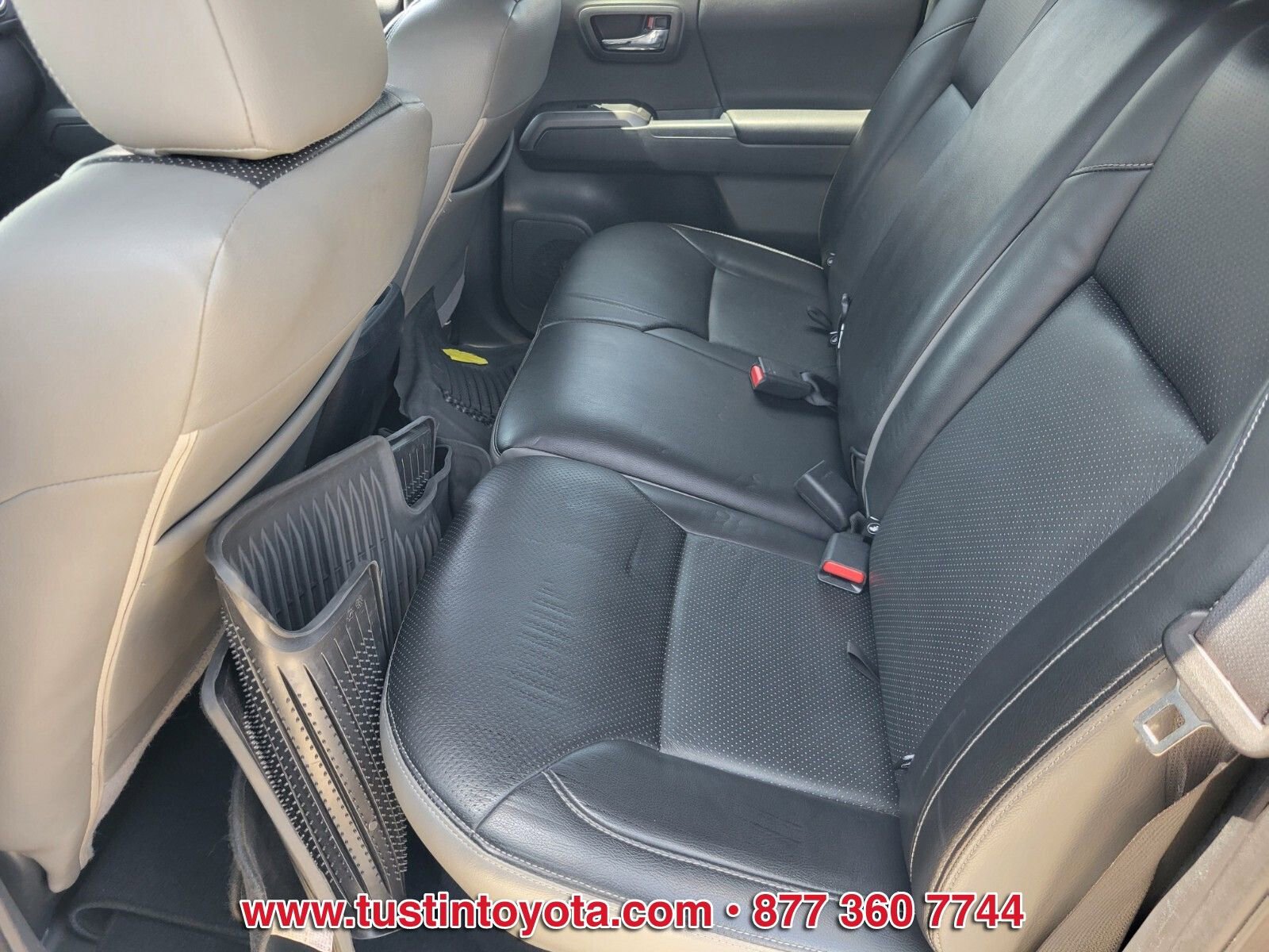 Used 2017 Toyota Tacoma TRD Sport RWD image 11
