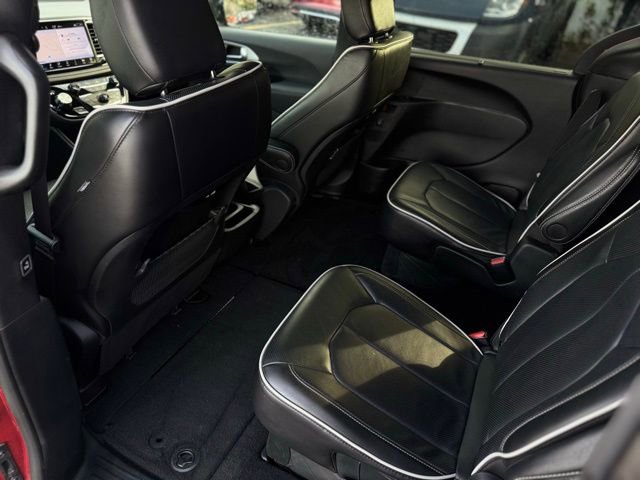 Used 2025 Chrysler Pacifica Limited image 20
