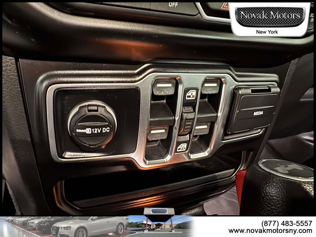 Used 2022 Jeep Wrangler Unlimited Sport image 23