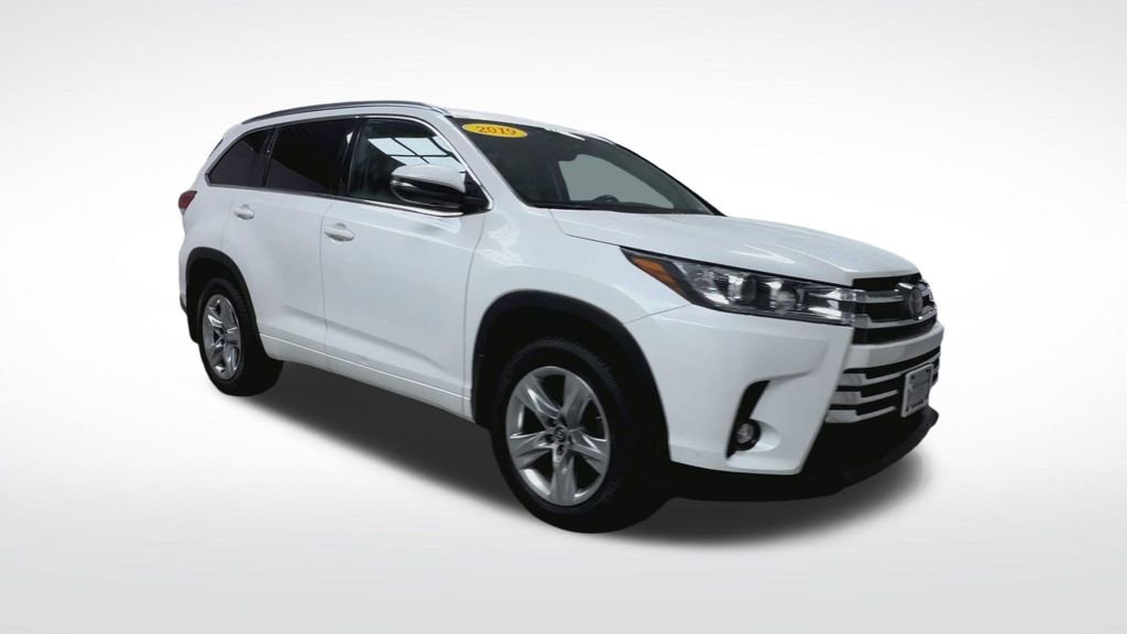 Used 2019 Toyota Highlander Limited image 2