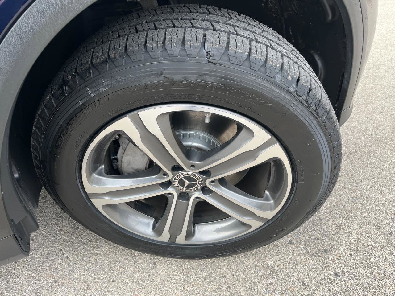 Used 2019 Mercedes-Benz GLC 300 4MATIC w/ Premium Package image 42