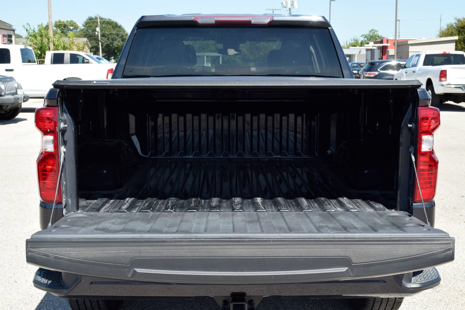 Used 2023 Chevrolet Silverado 1500 Custom RWD image 18