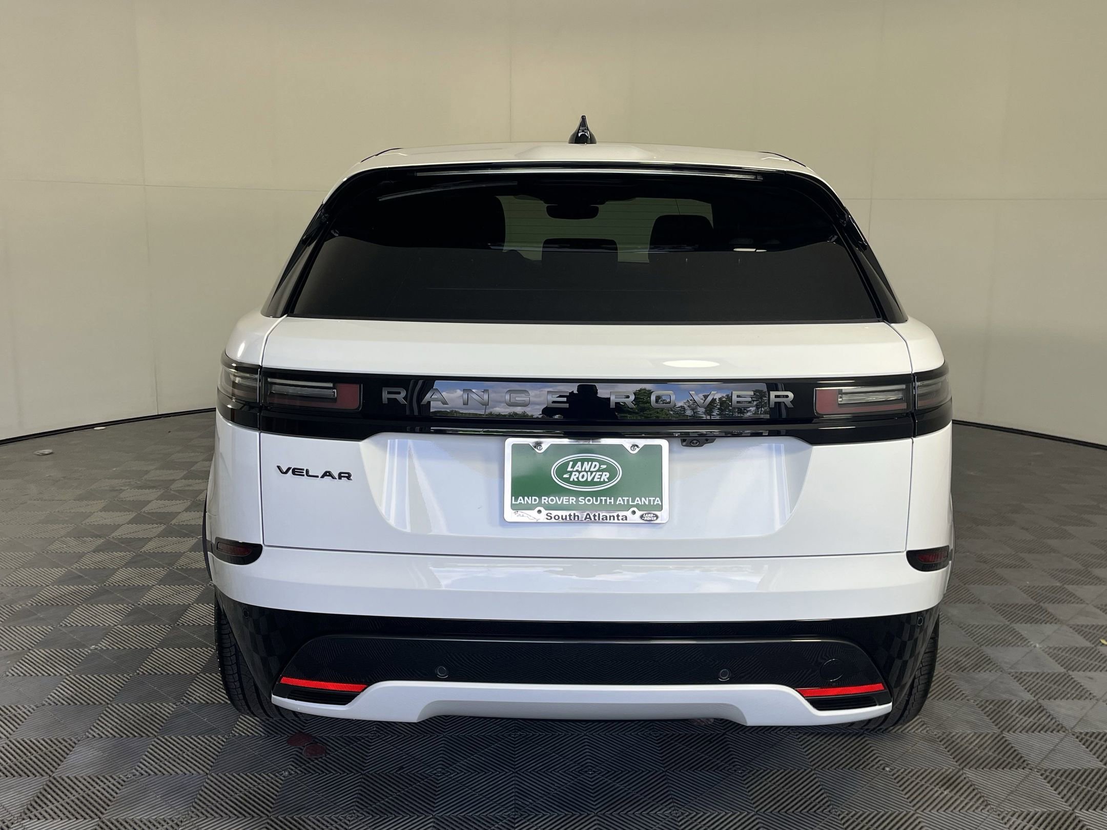 New 2026 Land Rover Range Rover Velar Dynamic SE image 9