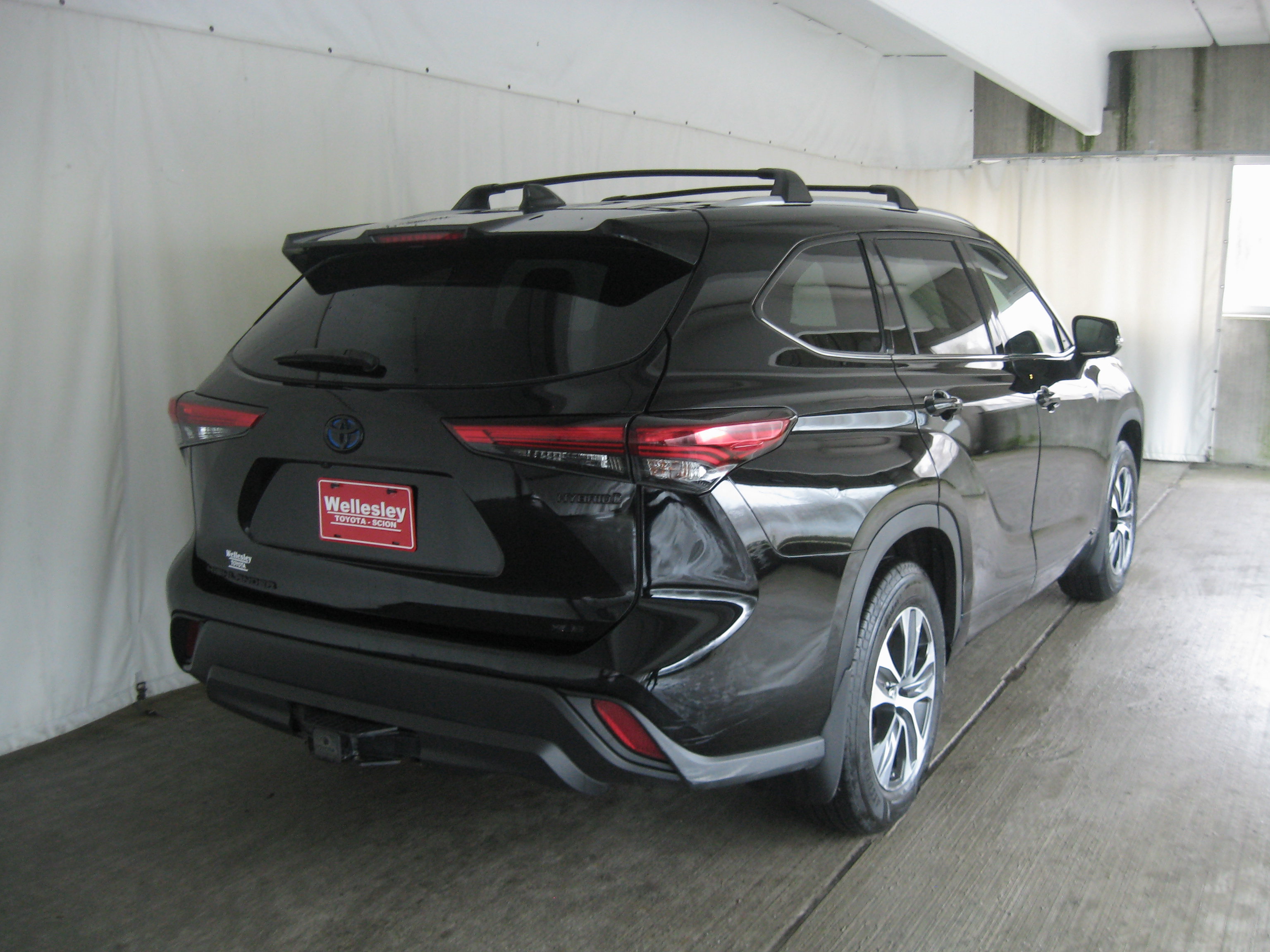 Used 2022 Toyota Highlander XLE image 7
