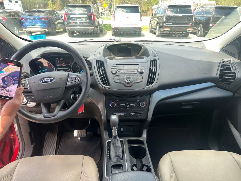 Used 2017 Ford Escape SE AWD/4WD image 15