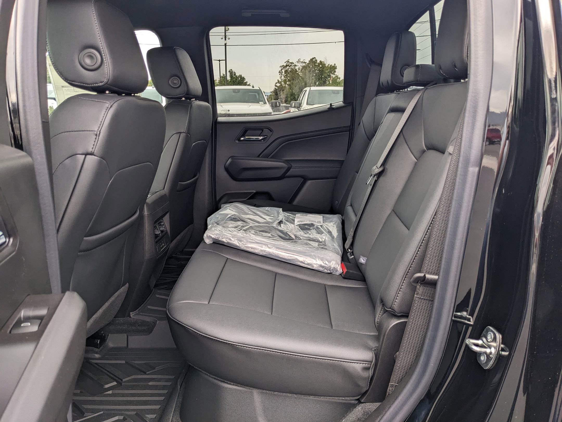 New 2026 Chevrolet Colorado LT w/ LT Convenience Package image 16