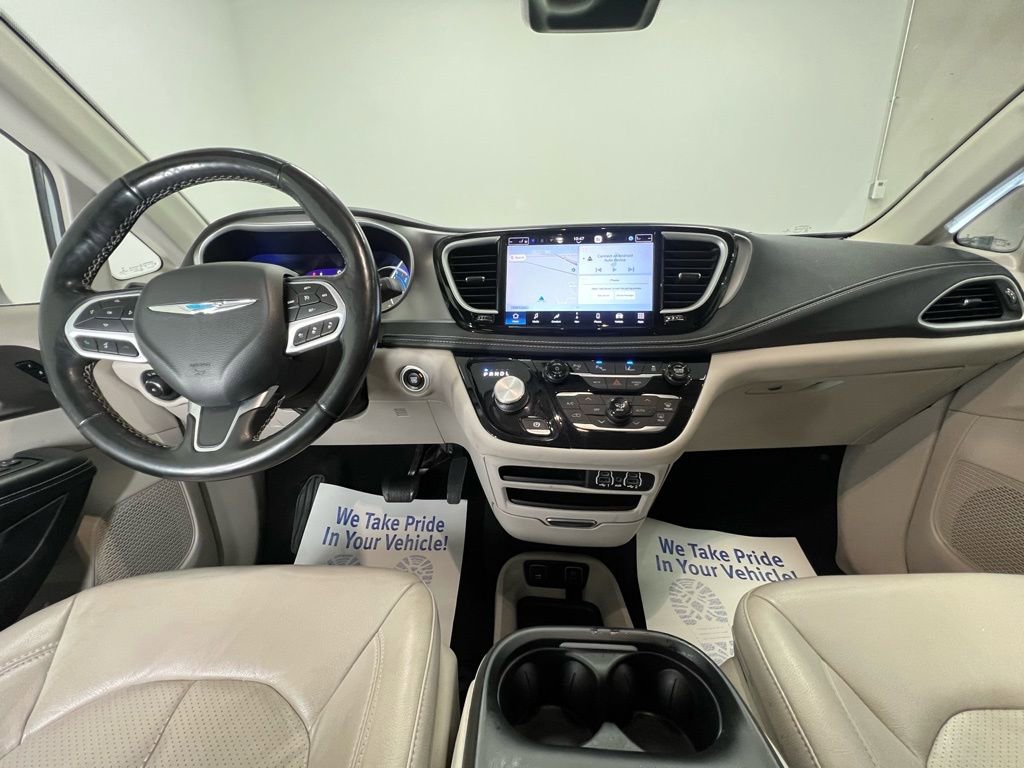 Used 2021 Chrysler Pacifica Touring-L image 12