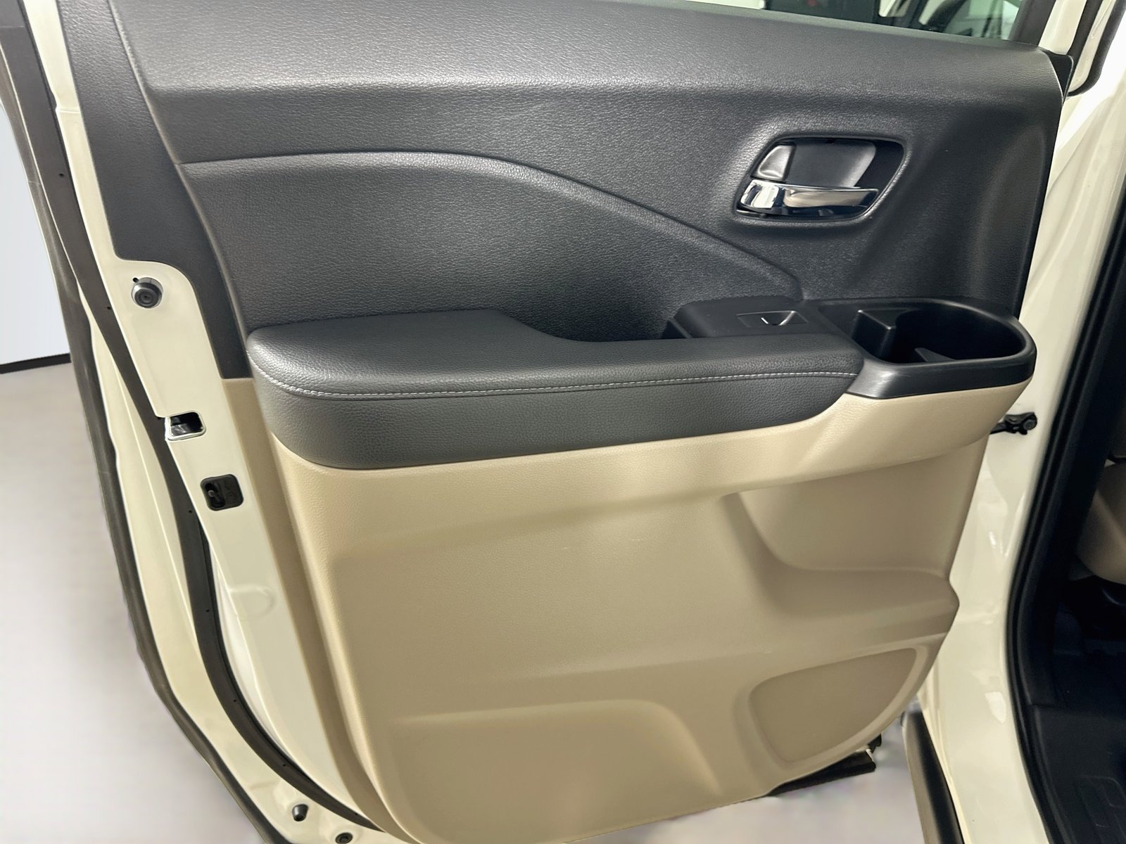Used 2017 Honda Ridgeline RTL image 32