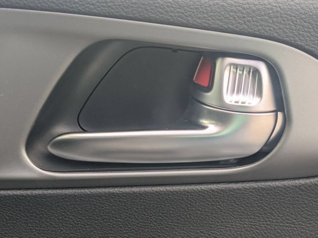 New 2027 Chrysler Pacifica Limited FWD image 33