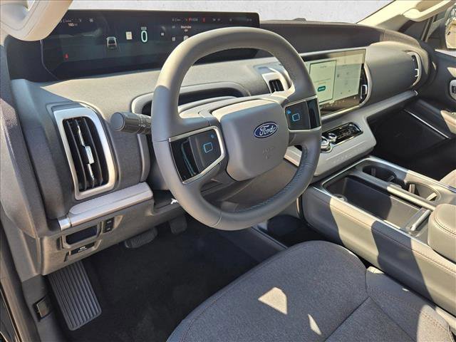 New 2025 Ford Expedition Max Active image 3