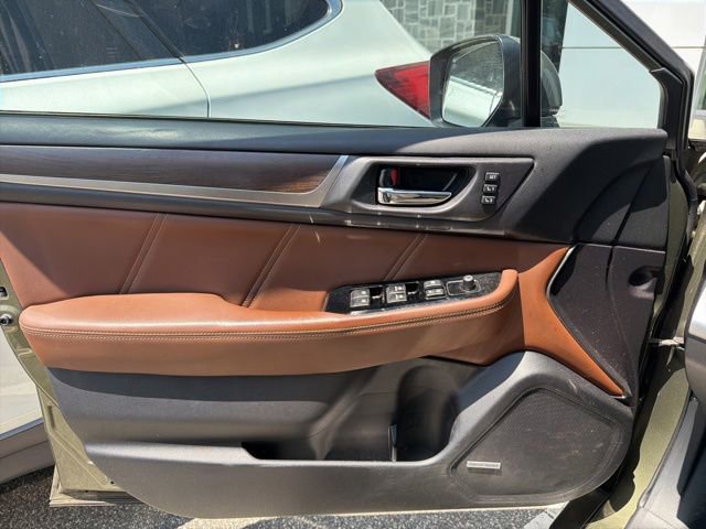 Used 2017 Subaru Outback 3.6R Touring AWD/4WD image 11