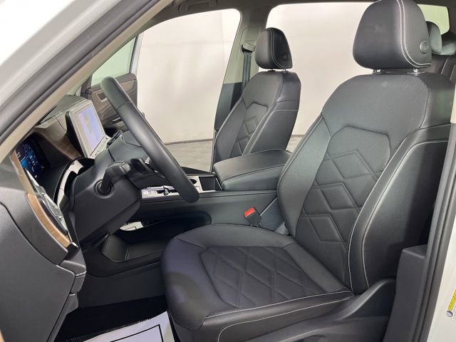 Used 2025 Volkswagen Atlas SE image 18