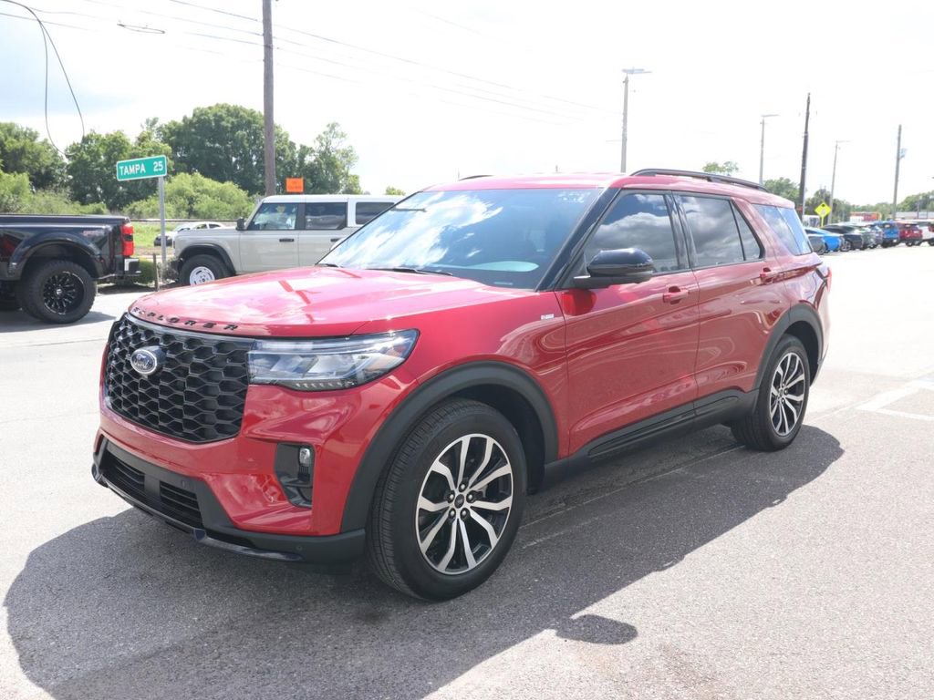 Used 2025 Ford Explorer ST-Line image 3