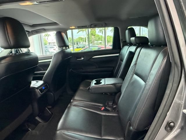 Used 2017 Toyota Highlander XLE w/ Protection Package #3 AWD/4WD image 7