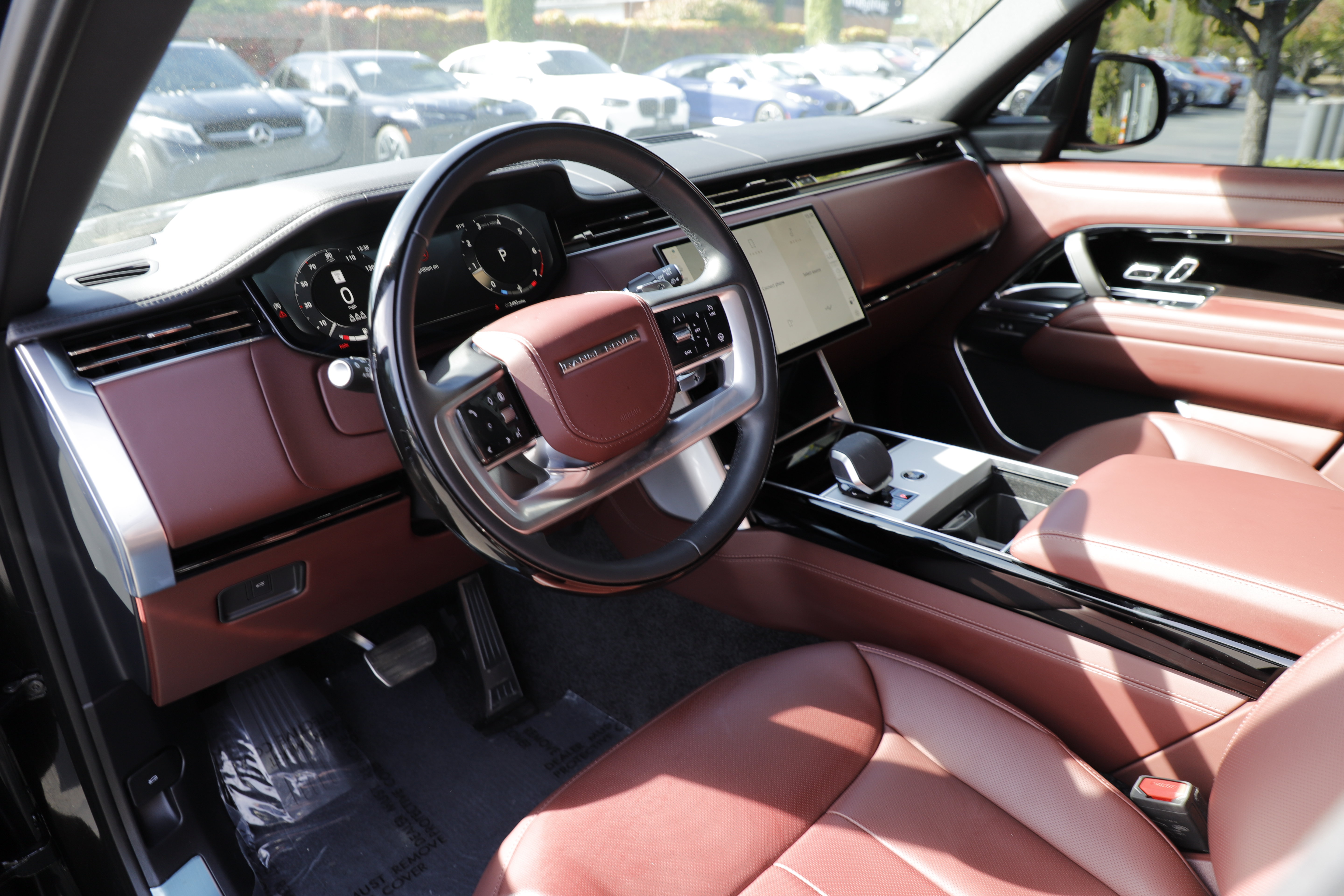 Certified 2025 Land Rover Range Rover SE AWD/4WD image 14