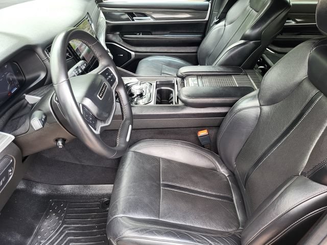 Used 2022 Jeep Wagoneer Series III AWD/4WD image 11