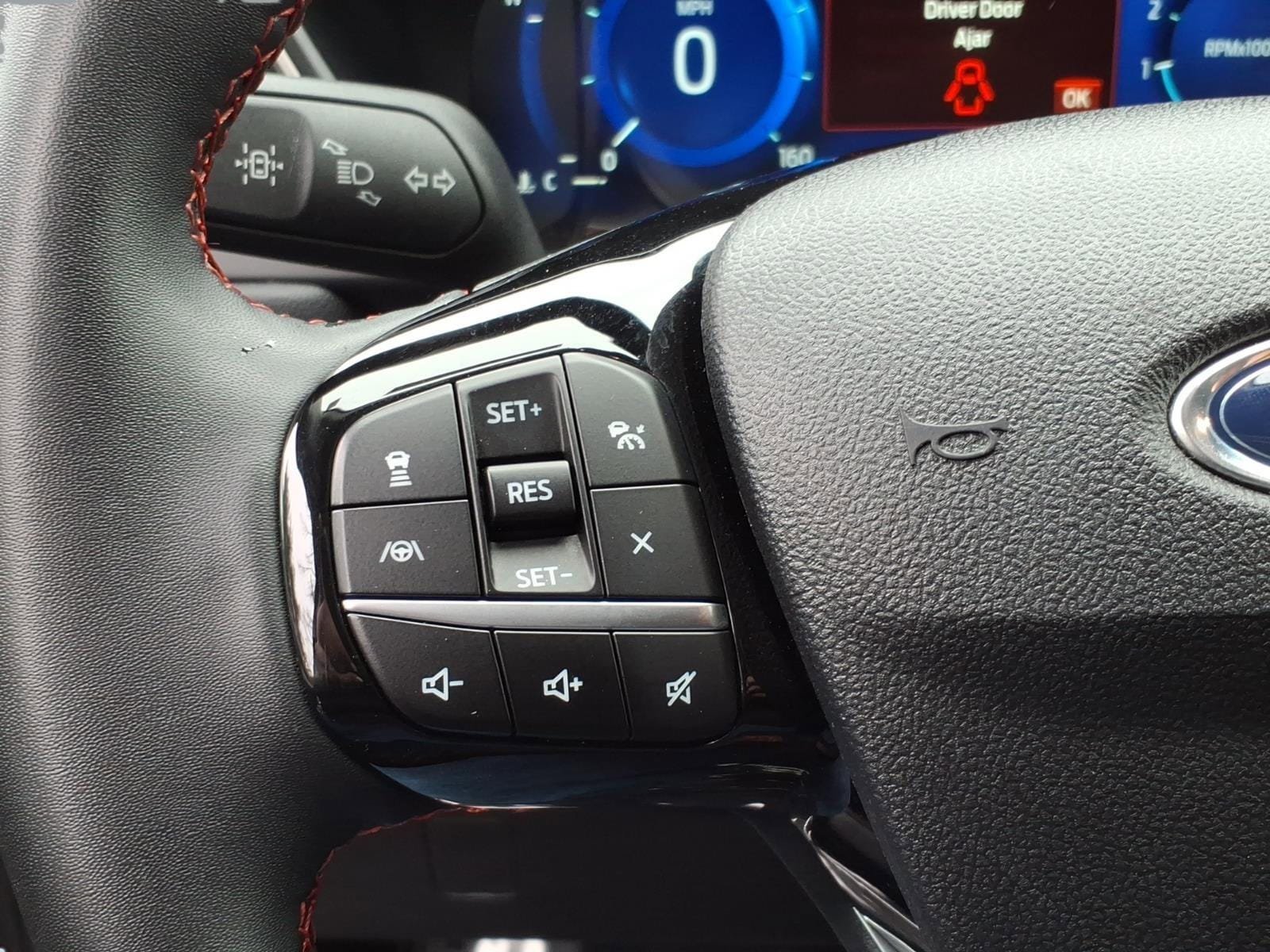 Used 2022 Ford Escape SEL w/ SEL Stealth AWD Package image 13
