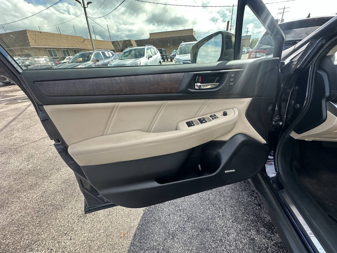 Used 2018 Subaru Outback 3.6R Limited AWD/4WD image 10